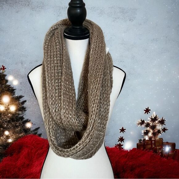 Renee’s NYC Accessories Sequin Beige Loose Knit Eternity Long Scarf - Picture 4 of 8